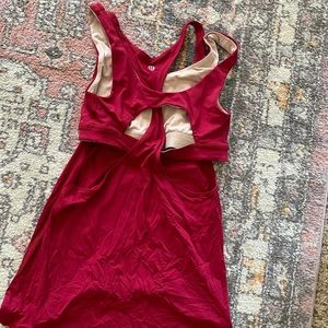 Lululemon top w built in bra